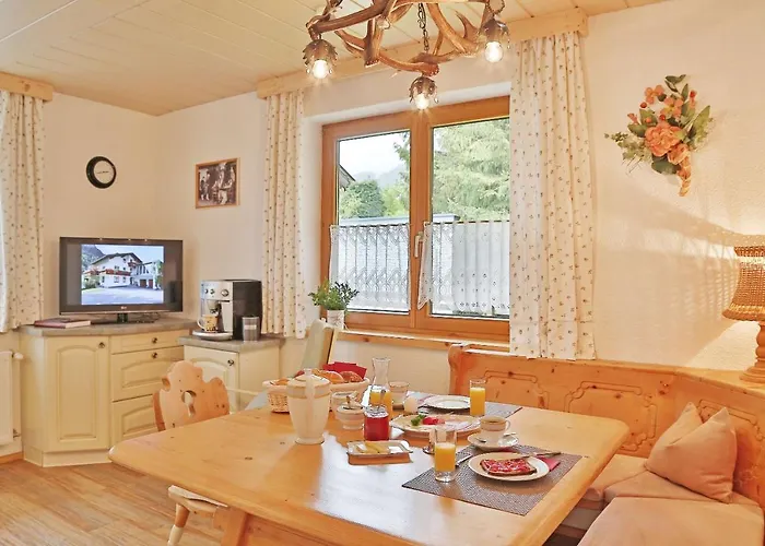 Haus Adlerkanzel بيت ضيافة شارنيتز