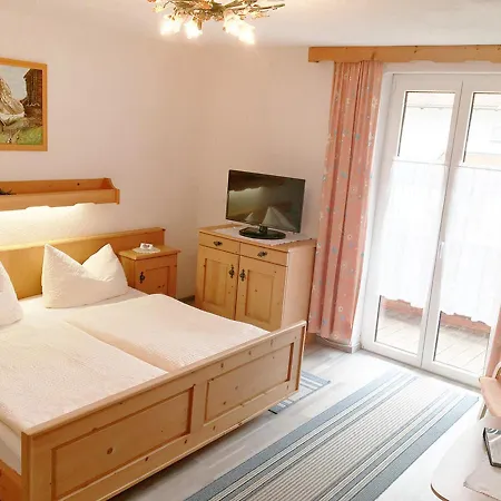 Πανσιόν Haus Adlerkanzel *